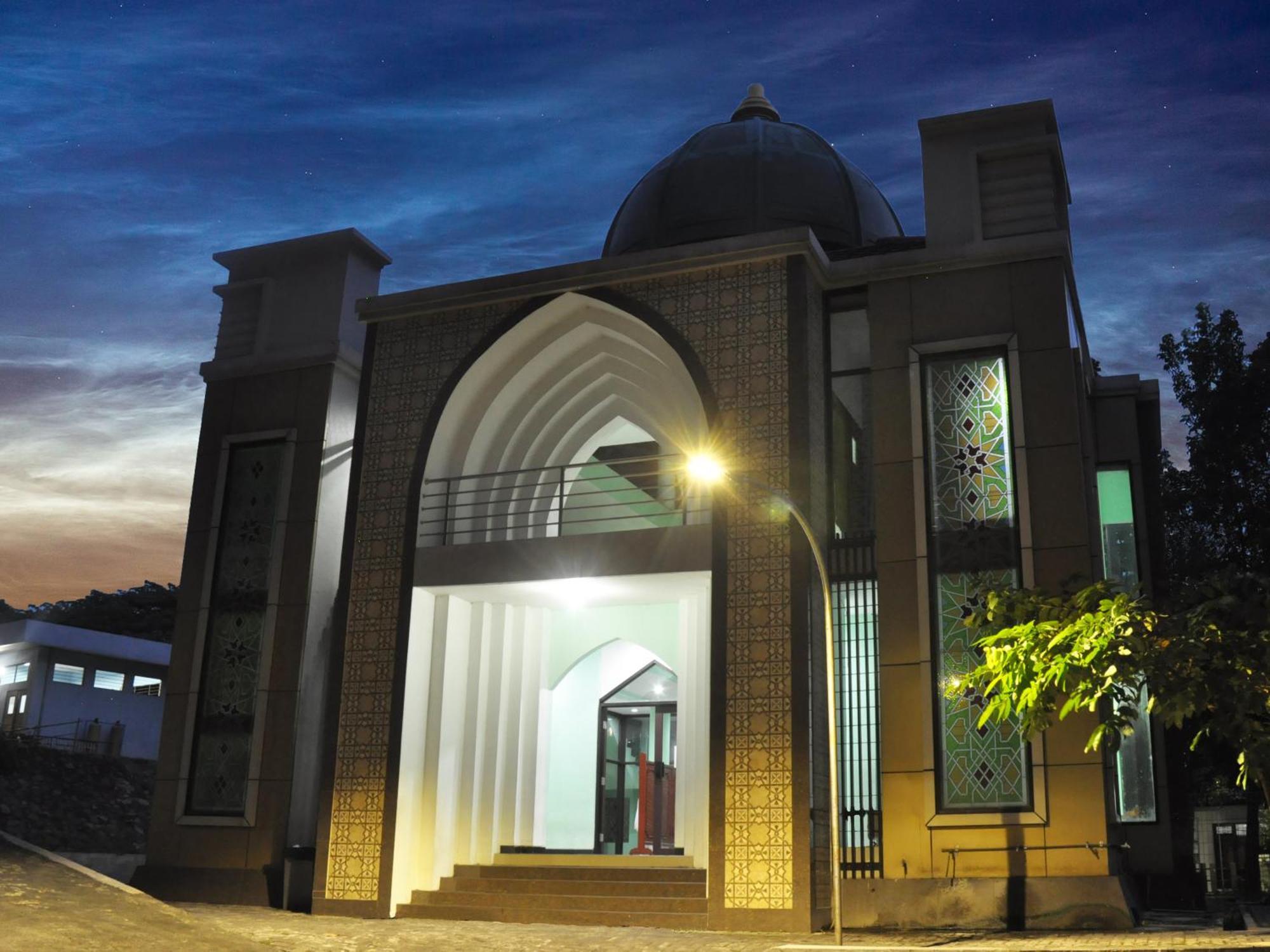 Utc Hotel Semarang Eksteriør billede