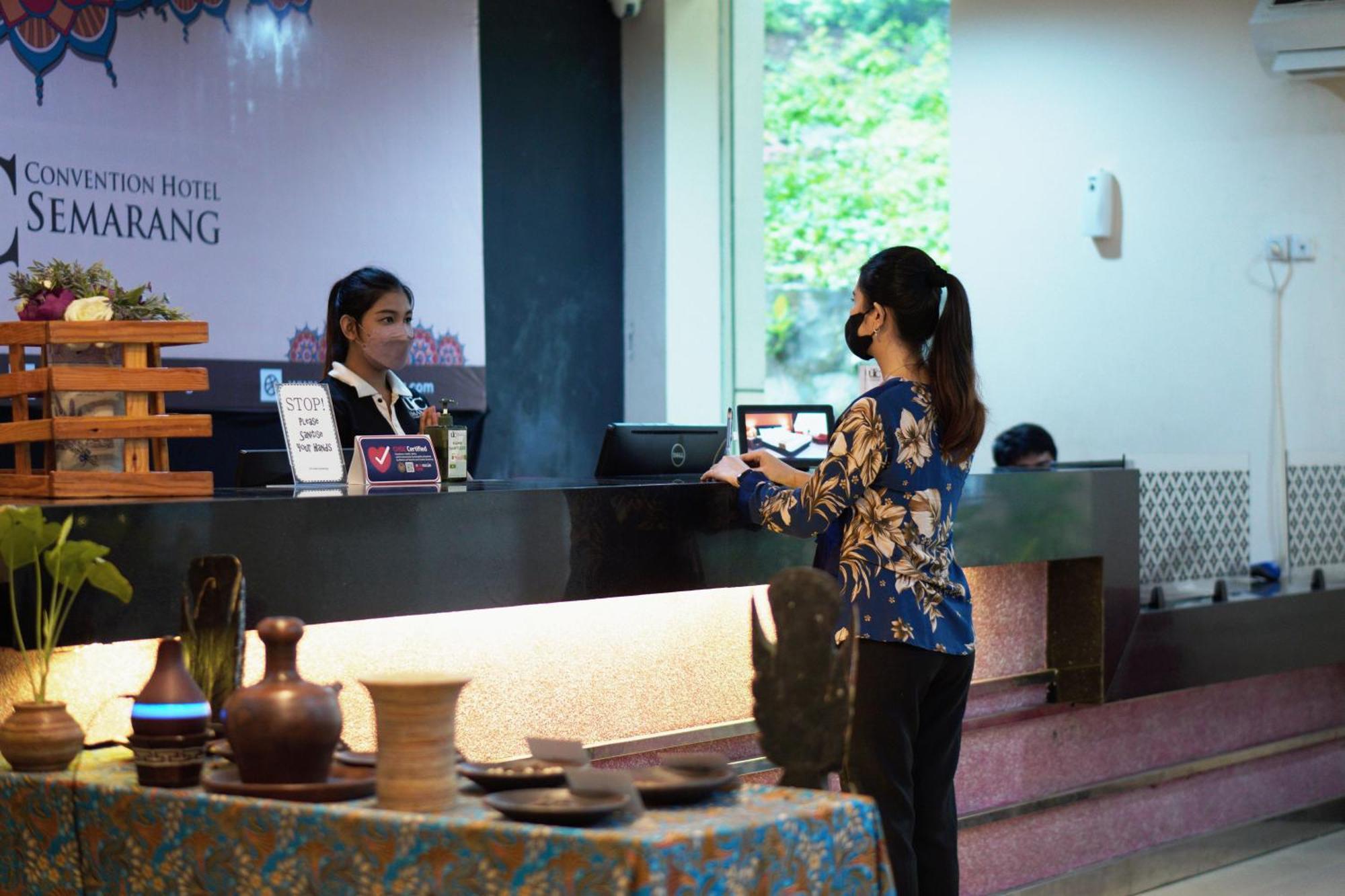 Utc Hotel Semarang Eksteriør billede