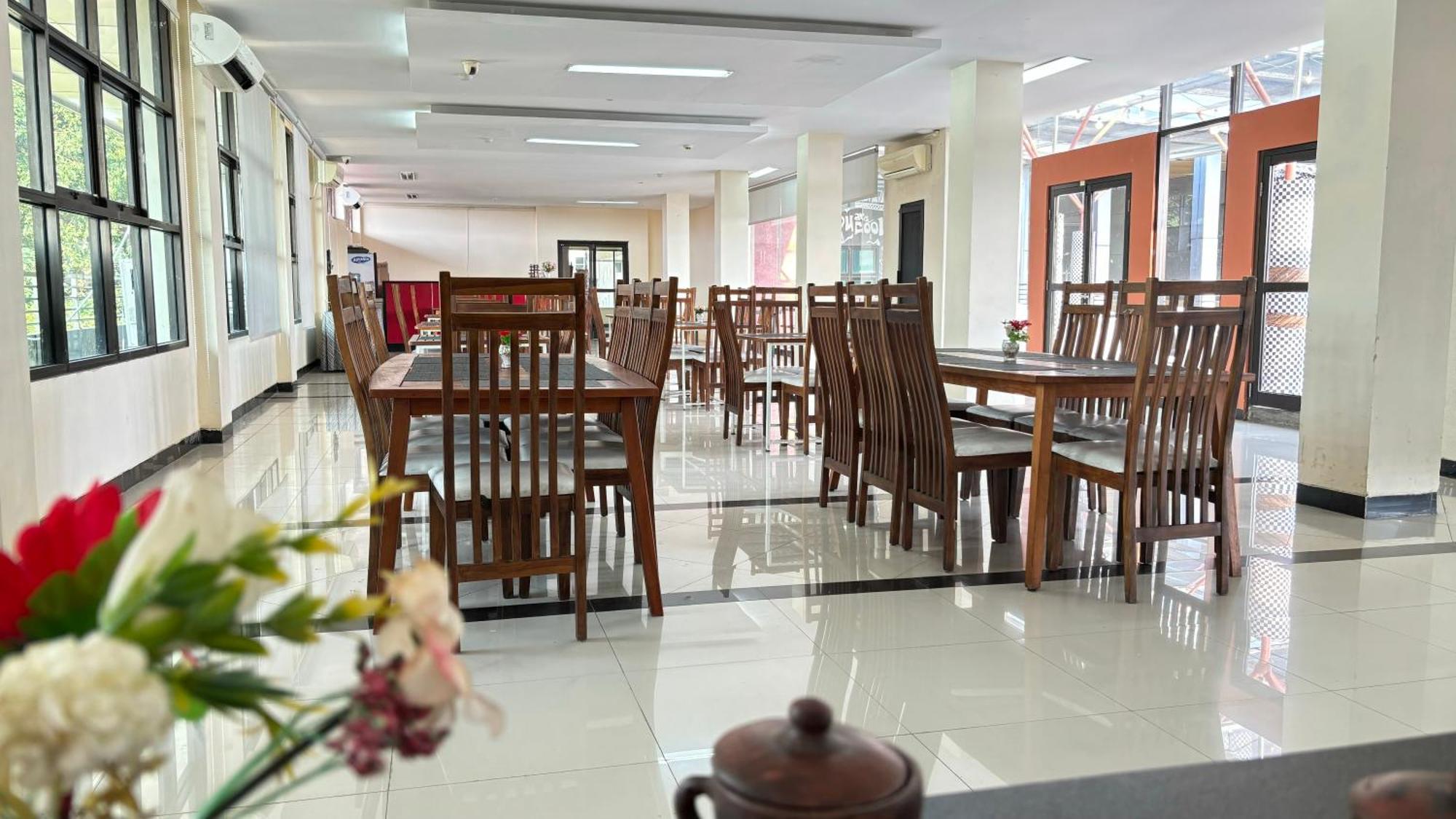 Utc Hotel Semarang Eksteriør billede