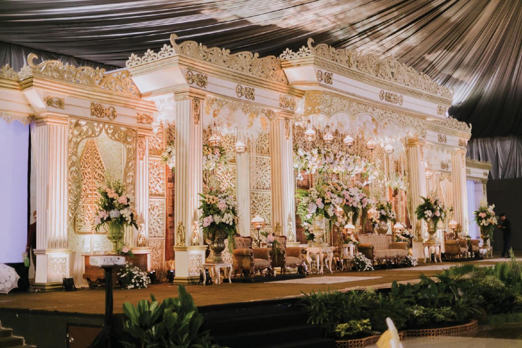 Utc Hotel Semarang Eksteriør billede
