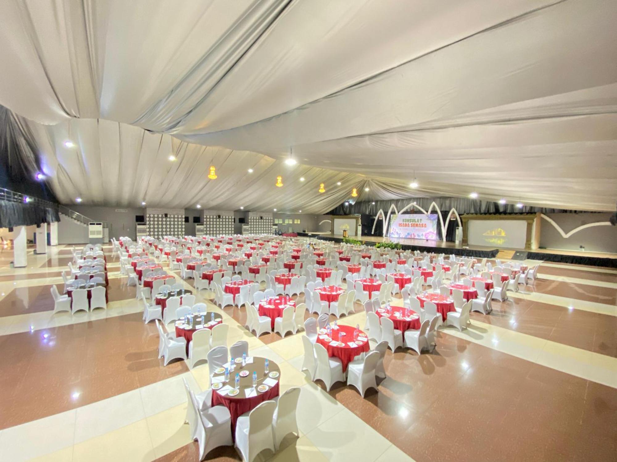 Utc Hotel Semarang Eksteriør billede