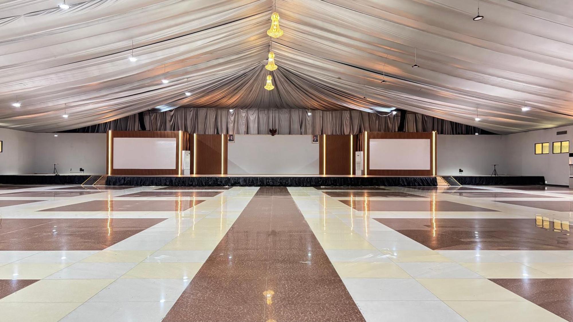 Utc Hotel Semarang Eksteriør billede
