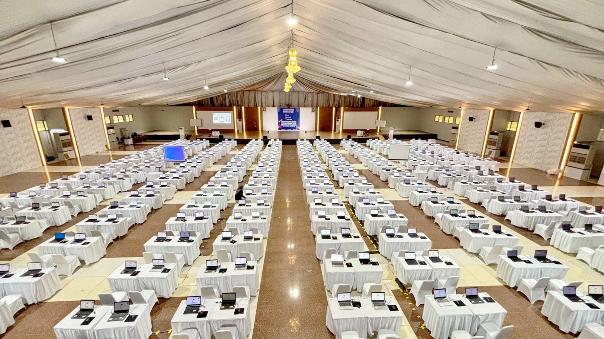 Utc Hotel Semarang Eksteriør billede
