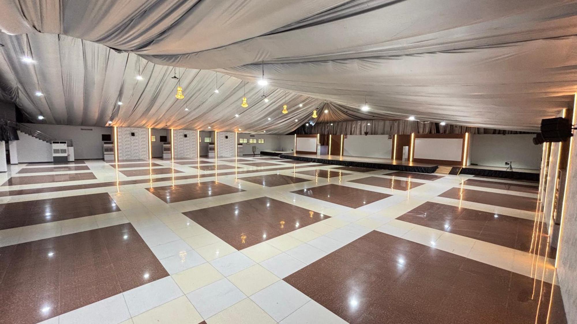 Utc Hotel Semarang Eksteriør billede
