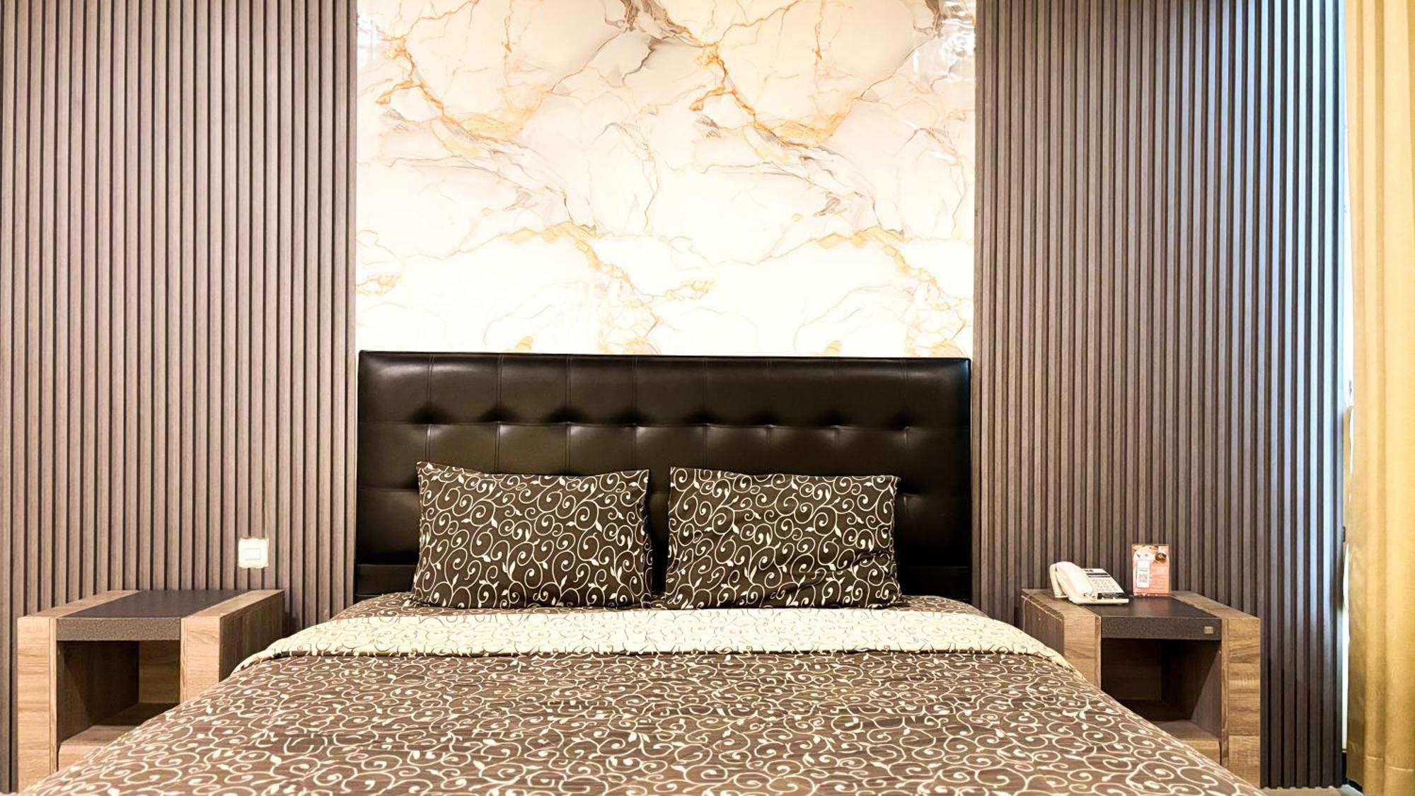 Utc Hotel Semarang Eksteriør billede