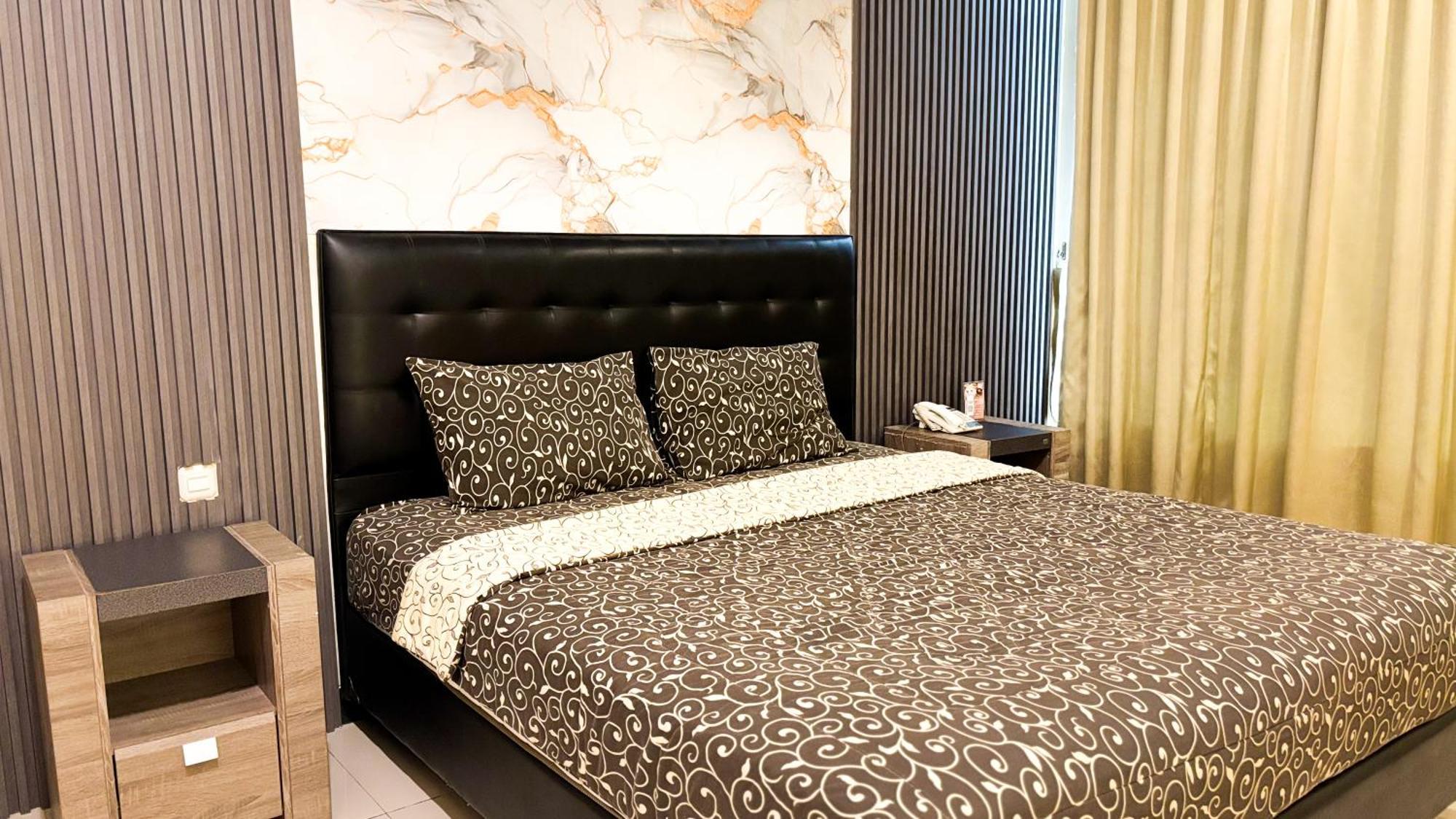 Utc Hotel Semarang Eksteriør billede