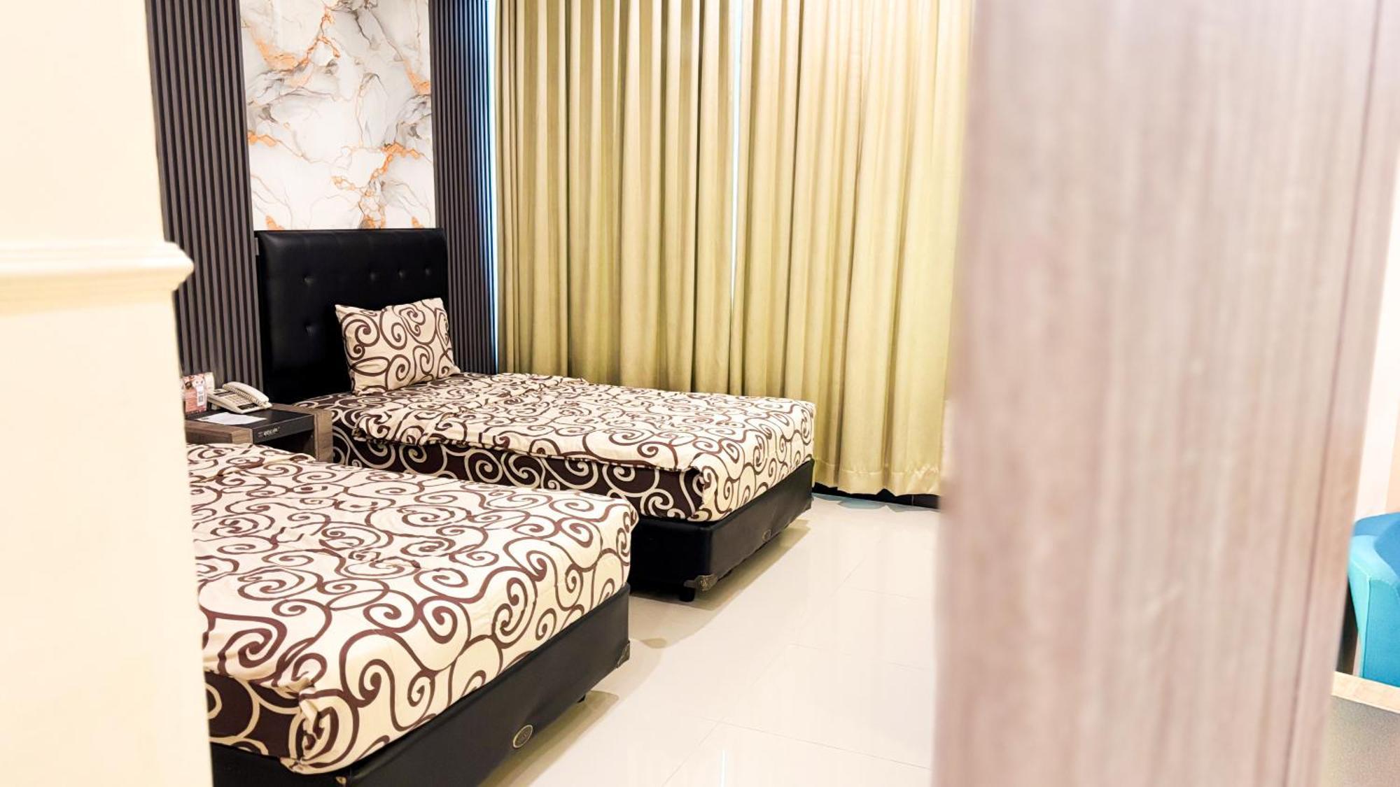 Utc Hotel Semarang Eksteriør billede